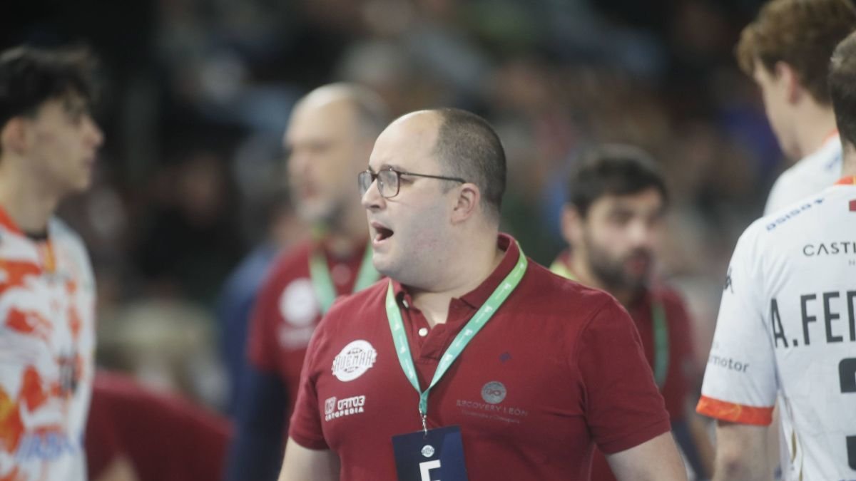 Dani Gordo, entrenador del Abanca Ademar. ÁNGELOPEZ