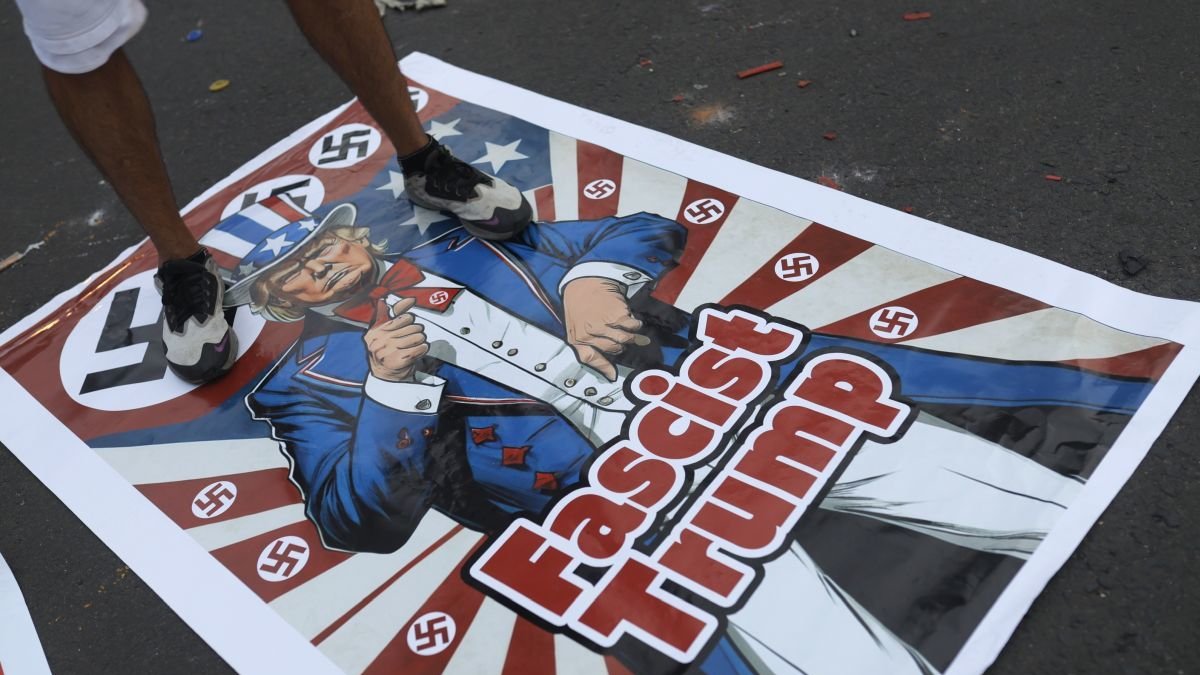 Cartel de protesta en Panamá por la visita de Marcos Rubio. Bienvenido Velasco