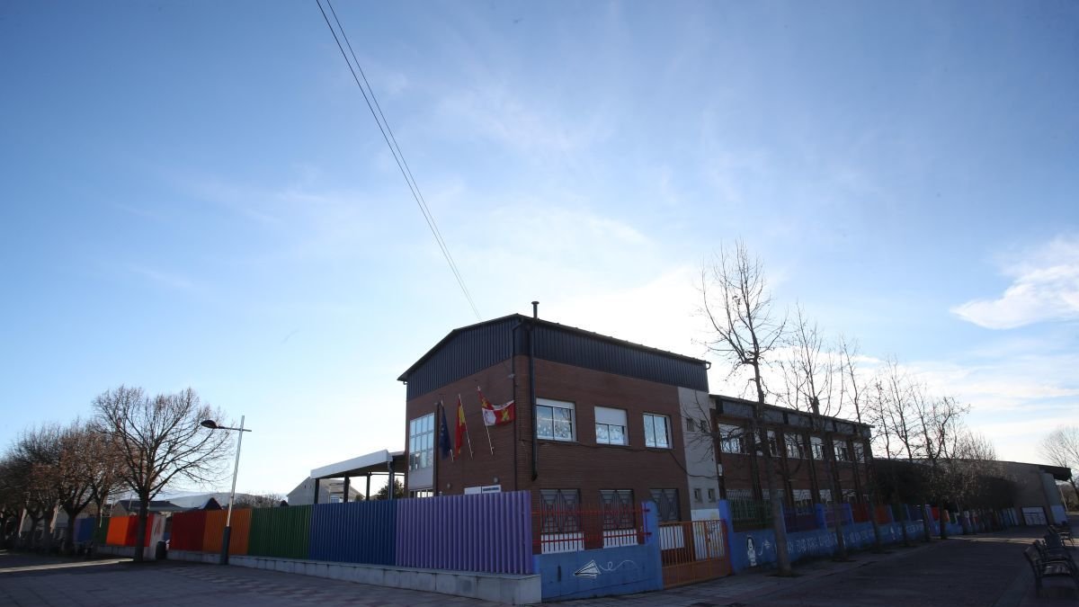El colegio de Cubillos del Sil. ANA F. BARREDO
