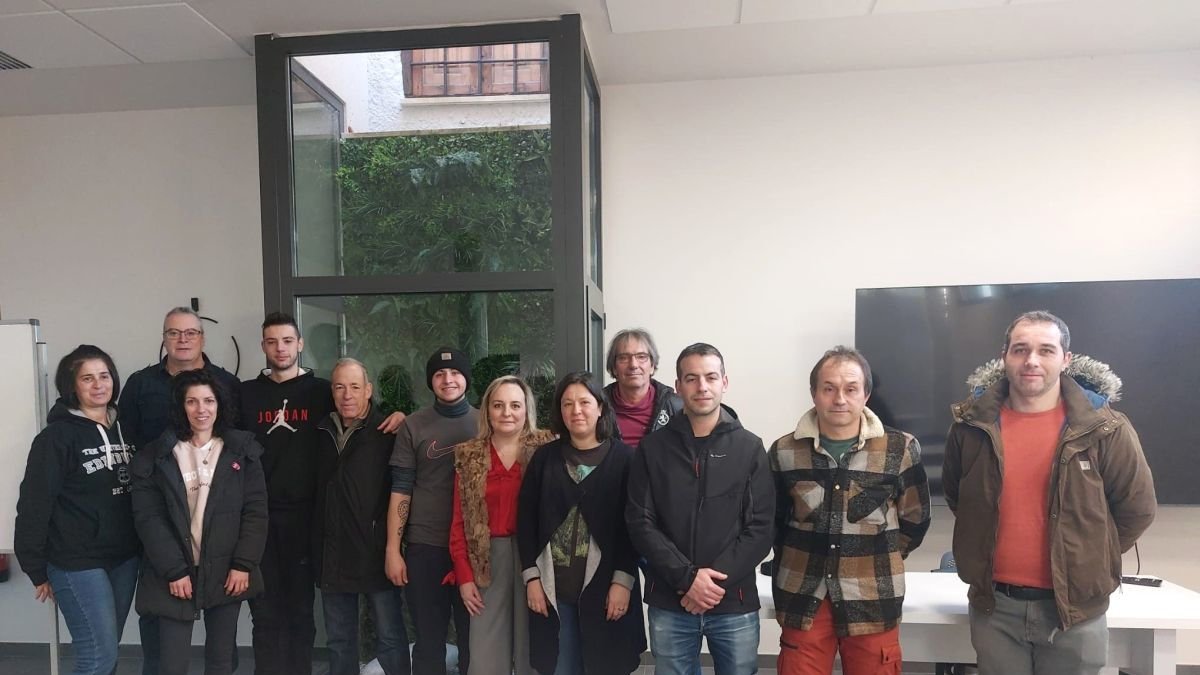 Foto de familia de la bienvenida al programa de Cuadros.