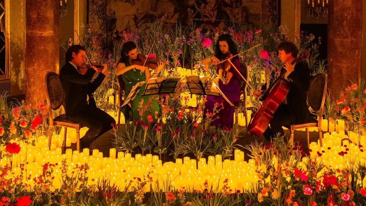 Imagen de uno de los conciertos con velas.