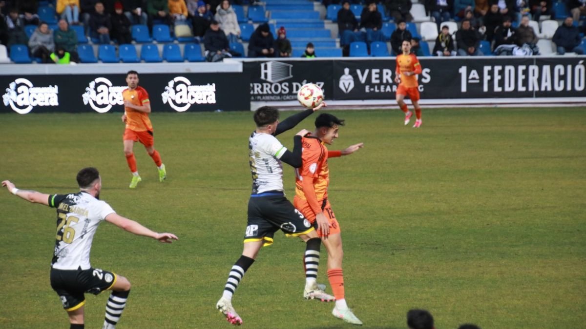 Pau Ferrer, el único fichaje de la Deportiva en el mercado invernal, debutó en Salamanca. LOF
