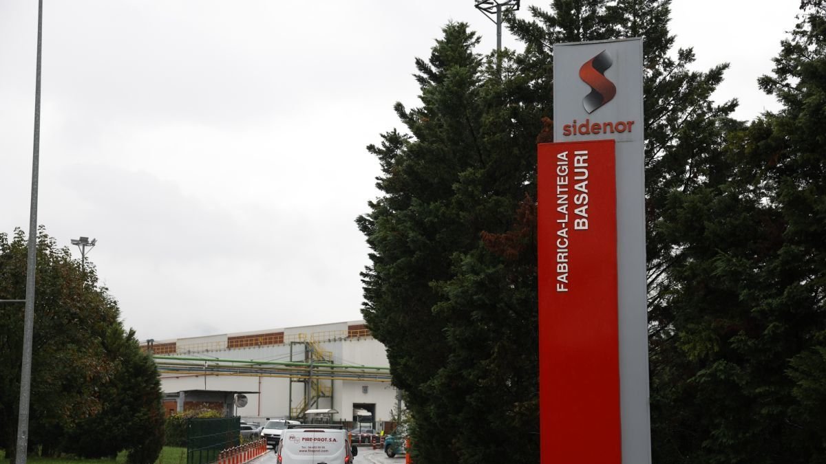 Entrada a la planta de Sidenor en Basauri.