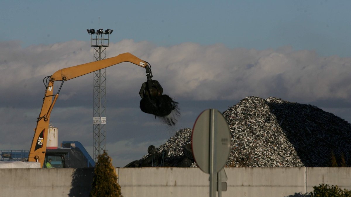 El incendio asoló la planta de RMD en julio de 2015