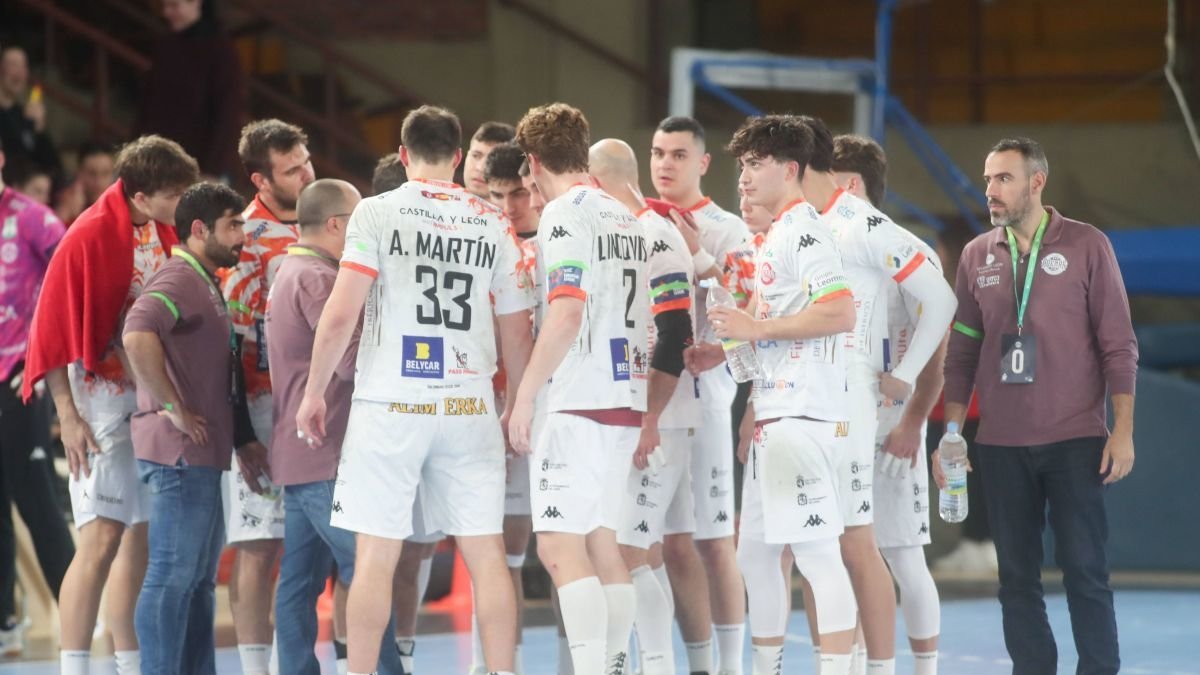 El Abanca Ademar tratará de sumar dos nuevos puntos en su visita al Villa de Aranda.