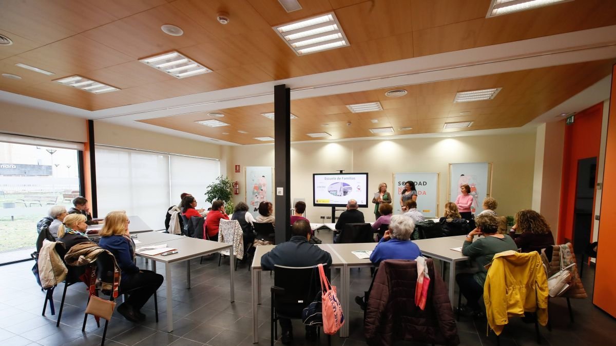 Una de las charlas en el Credei.