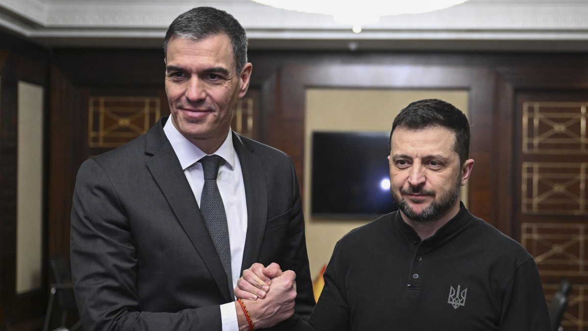 Pedro Sánchez se ha reunido este lunes en Kiev de forma bilateral con el presidente ucraniano,
