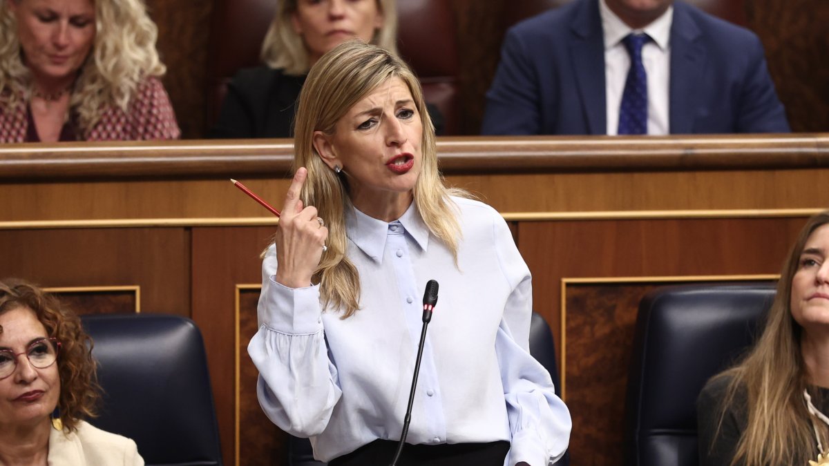 La vicepresidenta segunda y ministra de Trabajo y Economía Social, Yolanda Díaz, durante un pleno en el Congreso de los Diputados en una foto de archivo.