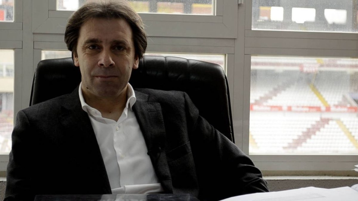 Felipe Miñambres no sigue en el Levante.