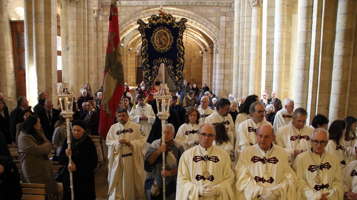Un momento del encuentro en la basílica.