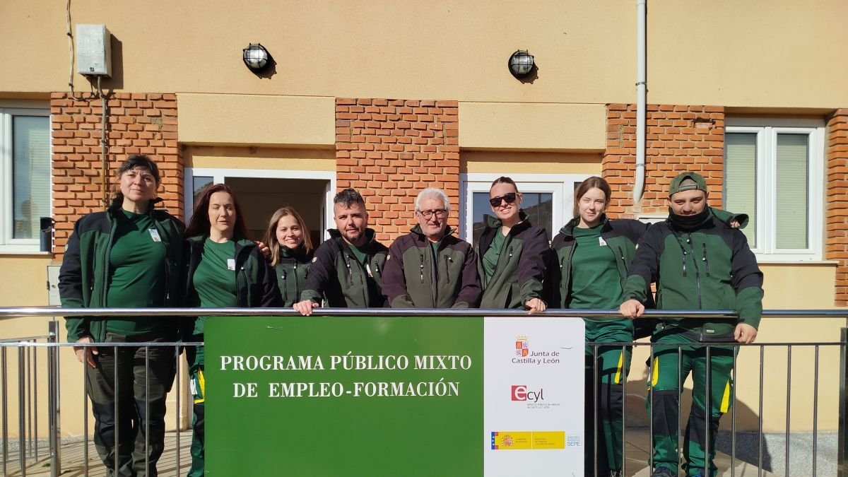 Los integrantes del nuevo programa de empleo público del Ayuntamiento.
