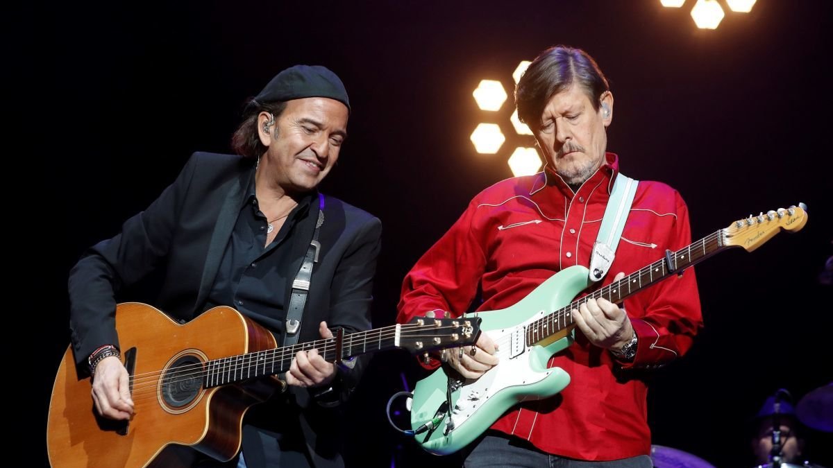 Álvaro Urquijo y Ramón Arroyo, integrantes de la banda Los Secretos.