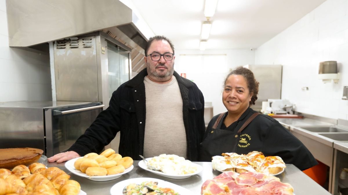 Eduardo Aranda dirige una propuesta hostelera en Trobajo del Camino en la que la calidad, la variedad y el buen hacer son sus señas de identidad.