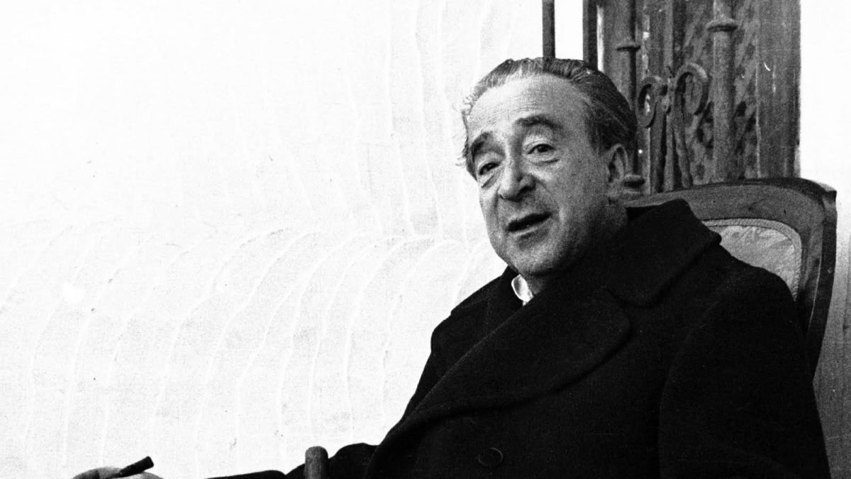 Julio Camba pasó los últimos trece años de su vida en la habitación 303 del Hotel Palace.