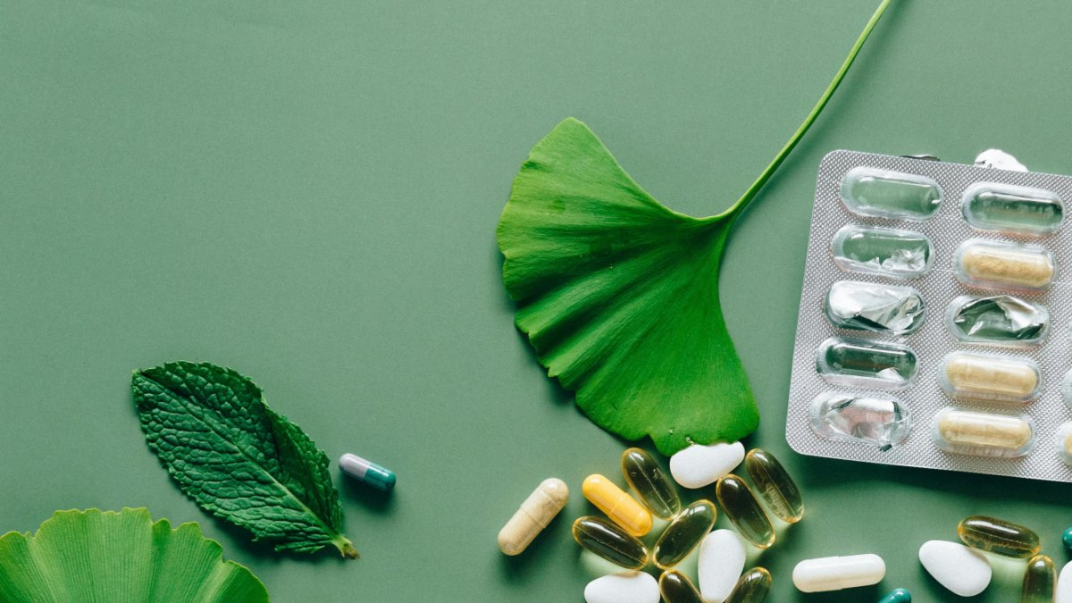 La vitamina K mejora la salud de los huesos y de los tejios como la piel, por eso se convierte en un suplemento demandado.