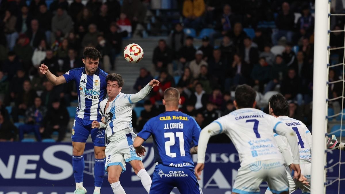 Remate de Kevin Sibille que supuso el primer tanto del partido del pasado domingo.