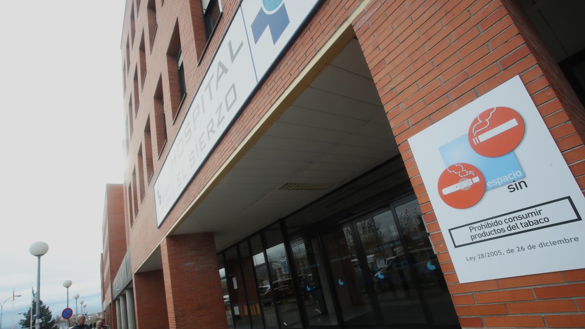 Imagen del exterior del Hospital El Bierzo, en una foto de archivo.