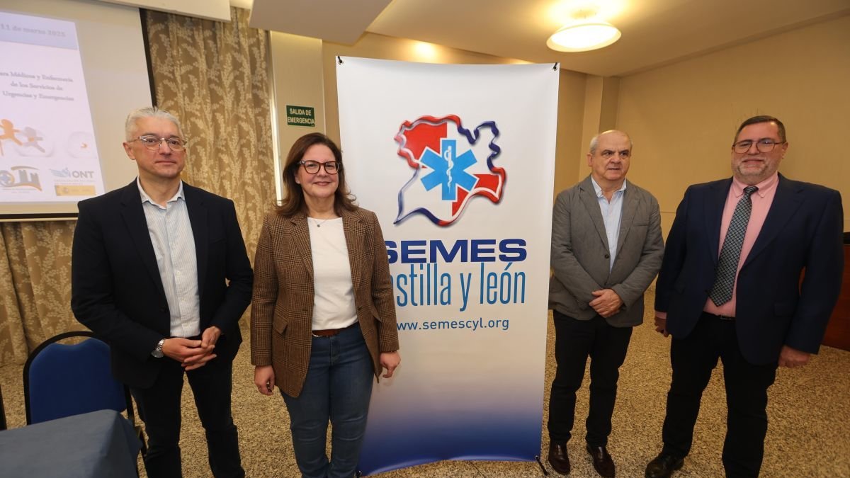 Directivos sanitarioss en la jornada sobre trasplantes celebrada en un hotel de Ponferrada en la pasada jornada.