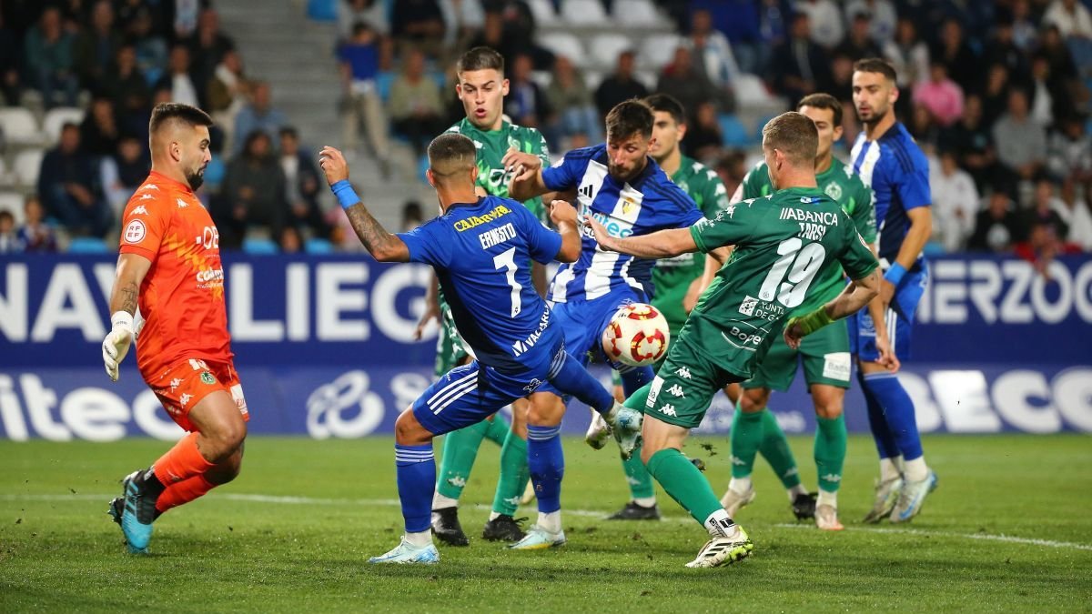 El Arenteiro ganó 1-2 en El Toralín en el partido de la primera vuelta.