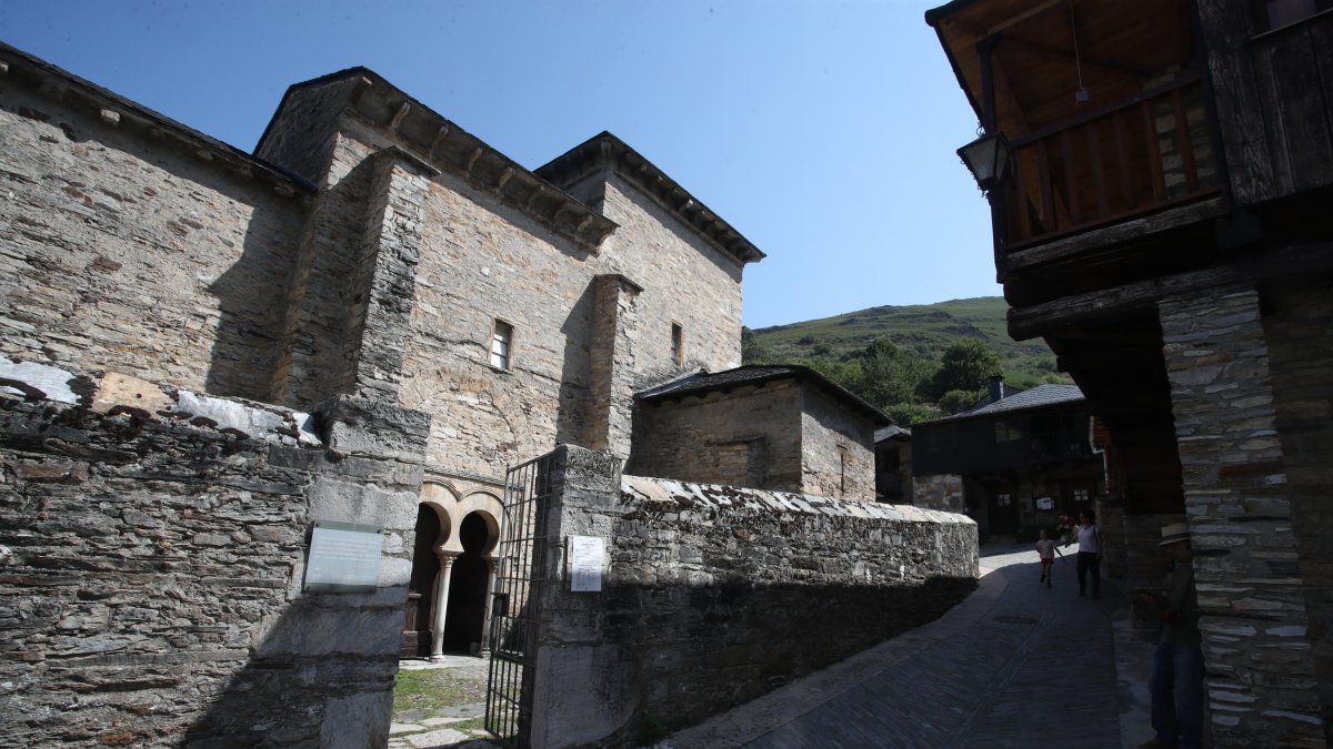 Imagen de Peñalba, uno de los pueblos más bonitos de España.