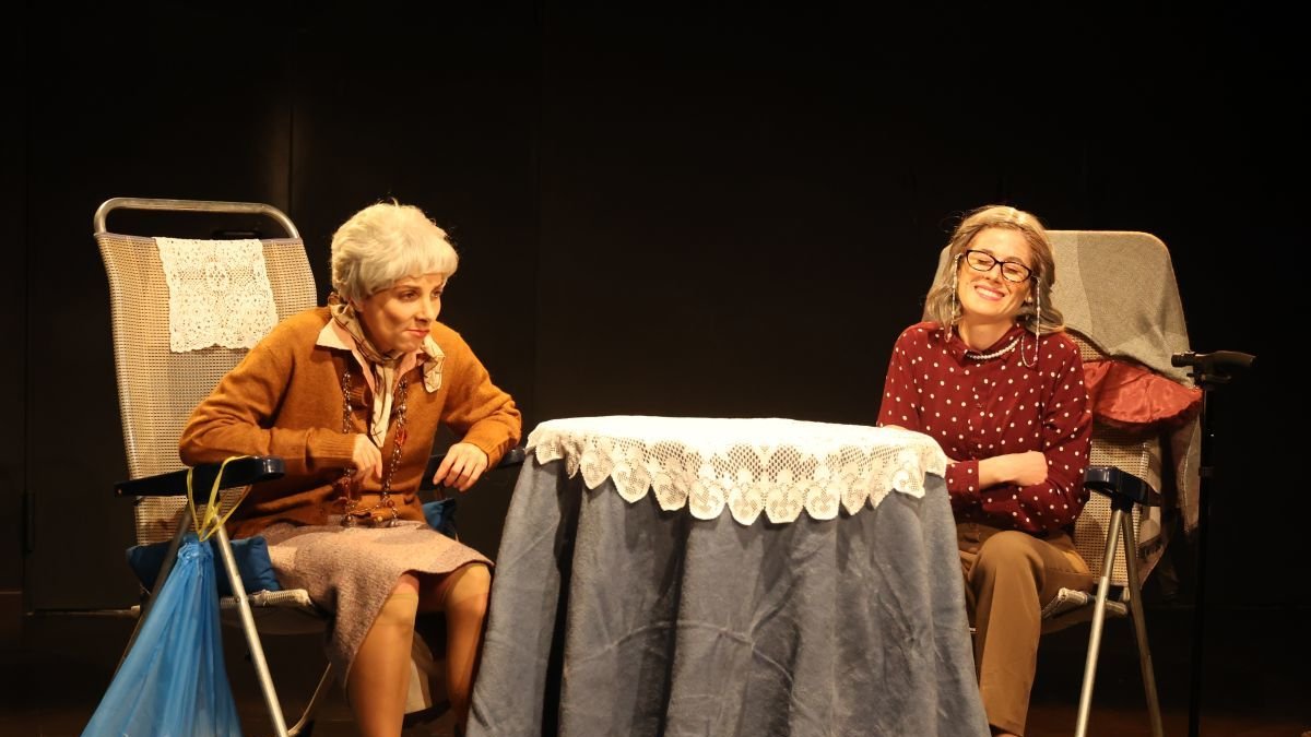 Escena de 'Llévame a Benidorm', la obra de teatro que podrá verse hoy en el Teatro El Albéitar en Actividades Culturales.