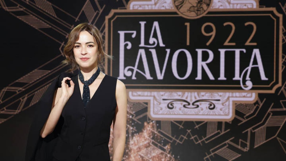 La actriz Verónica Sánchez durante la presentación de la serie 'La favorita 1922' este miércoles en Madrid.