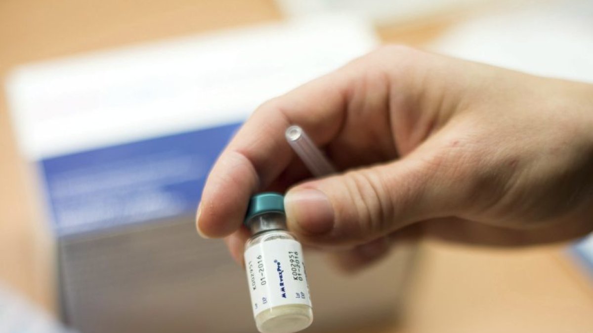 La vacuna contra el sarampión es eficaz contra el contagio.