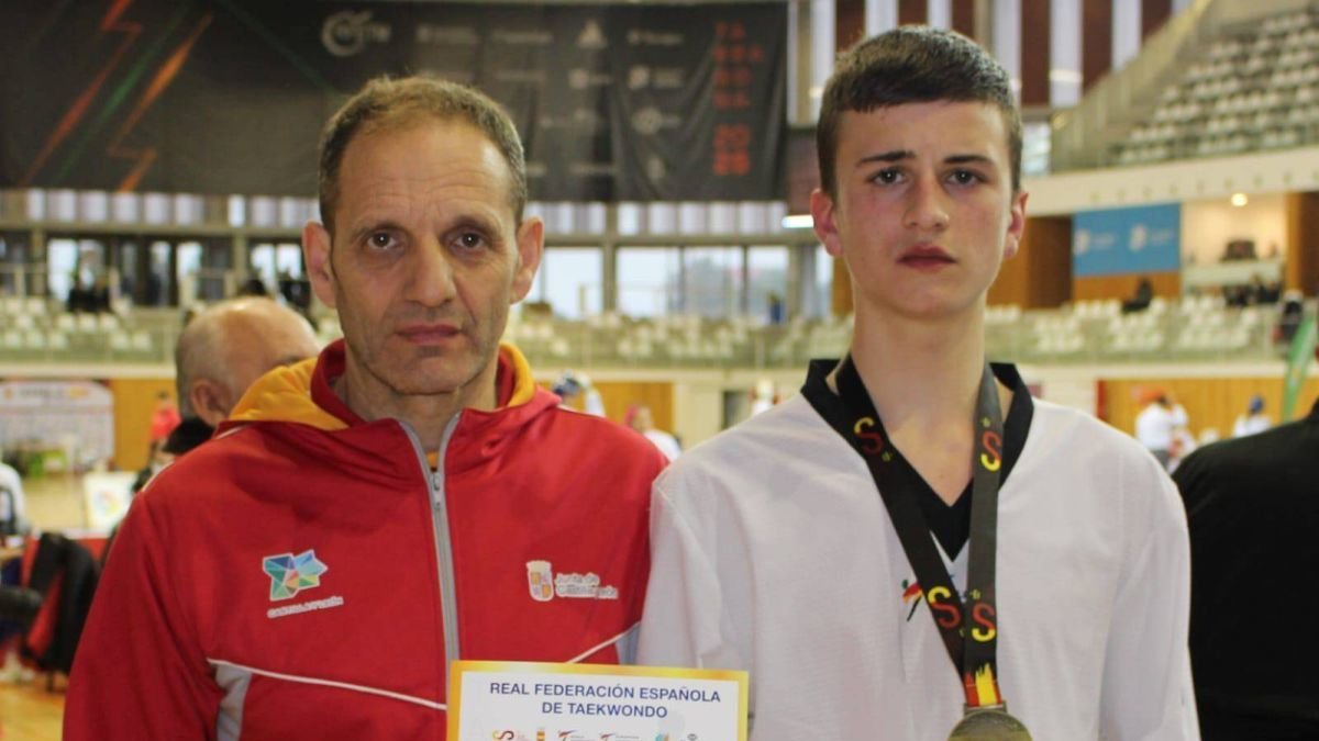 Marcos López González, a la derecha, se proclamó campeón de España.
