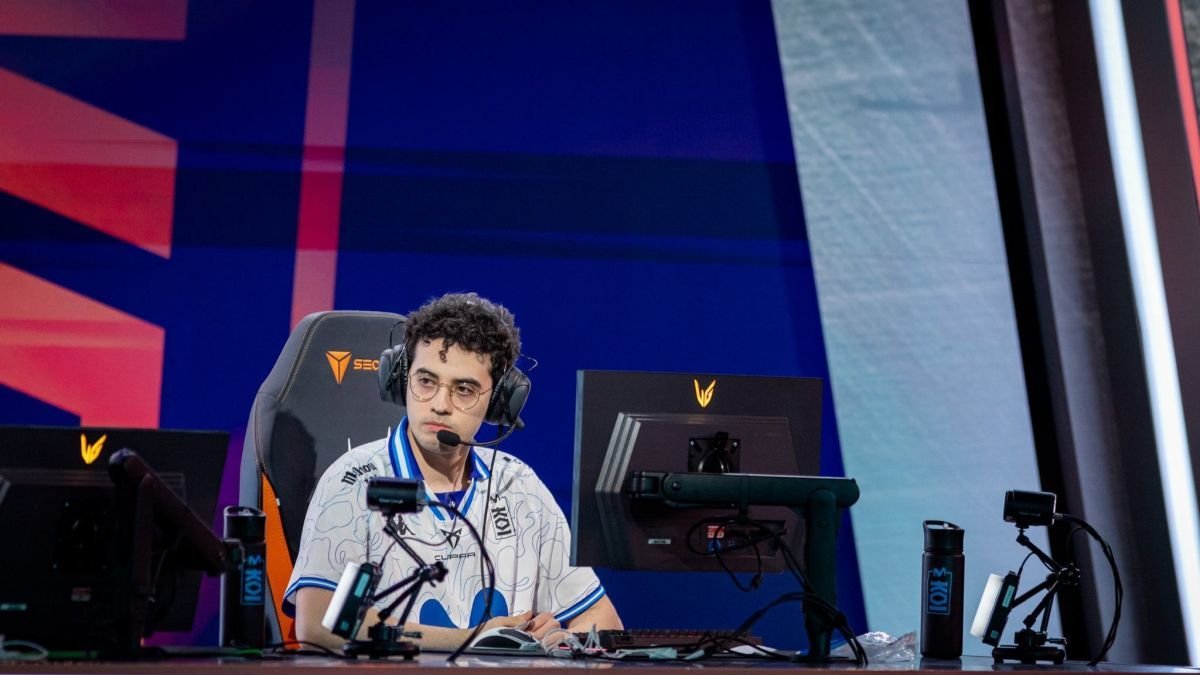 Álvaro Fernández del Amo compite como jugador profesional en el primer equipo español, el Movistar KOI.