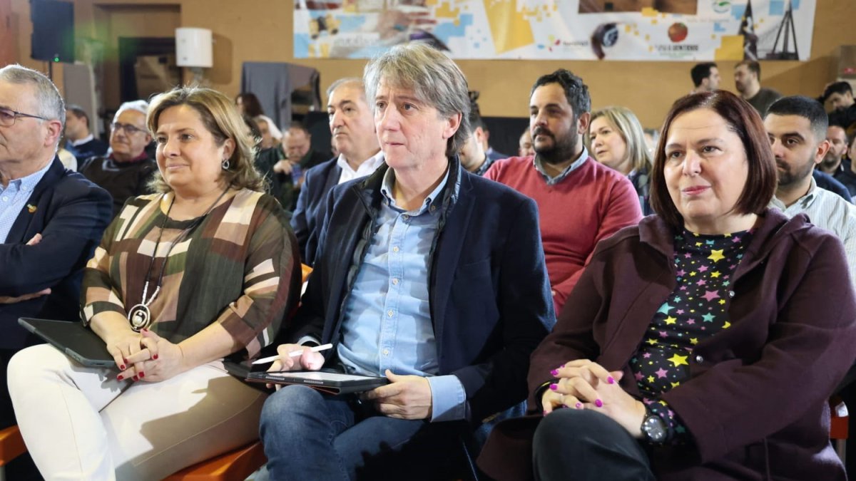 El secretario general del PSOE de Castilla y León, Carlos Martínez, participa en la conferencia sectorial de Agricultura que los socialista celebran en la localidad vallisoletana de Medina de Rioseco