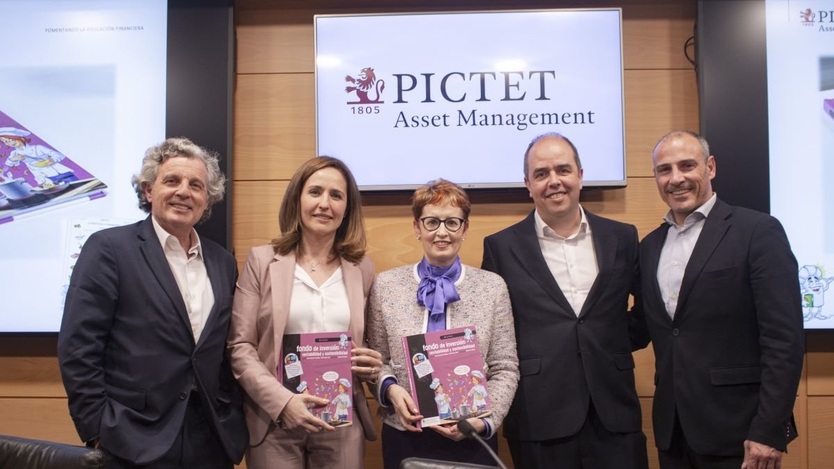 La presentación tuvo lugar en el Palacio de la Bolsa de Madrid.