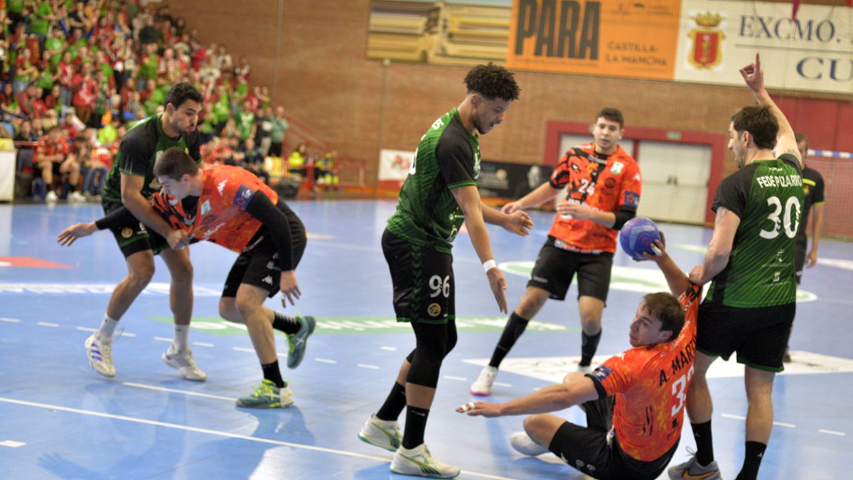 El Ademar empató 30-30 con el Cuenca