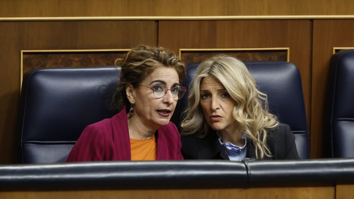 Las vicepresidentas primera y ministra de Hacienda, María Jesús Montero y segunda y titular de Trabajo, Yolanda Díaz.