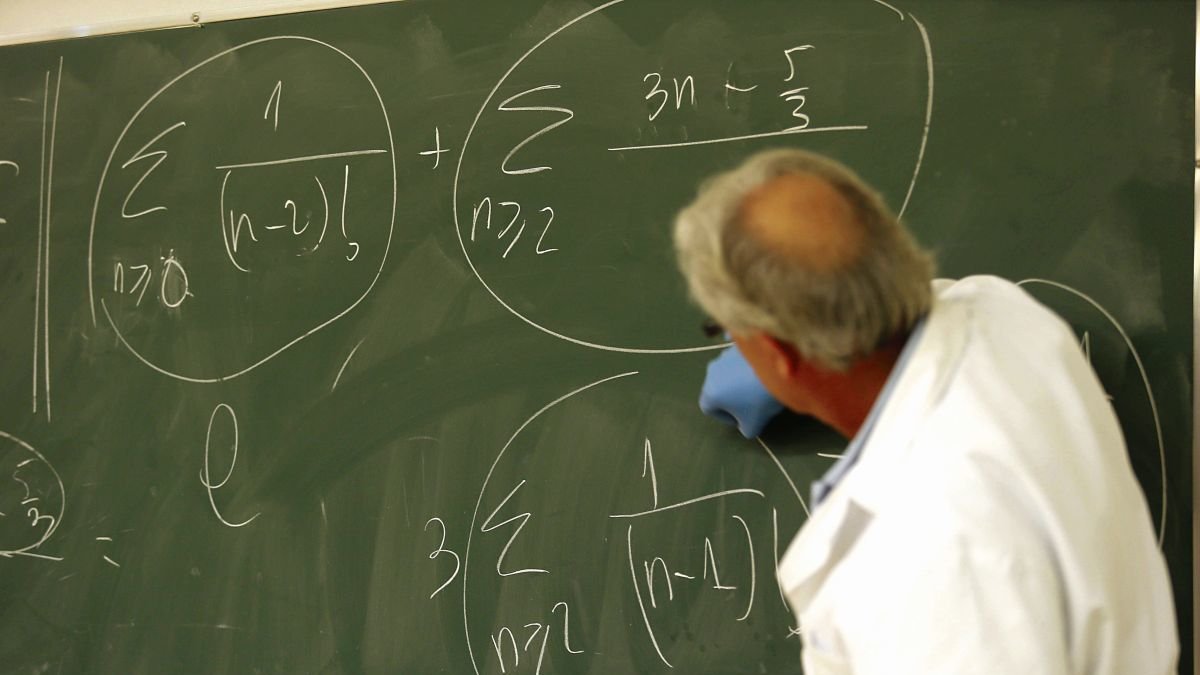El mayor número de catedráticos es del área de Lengua y de Matemáticas son tres.