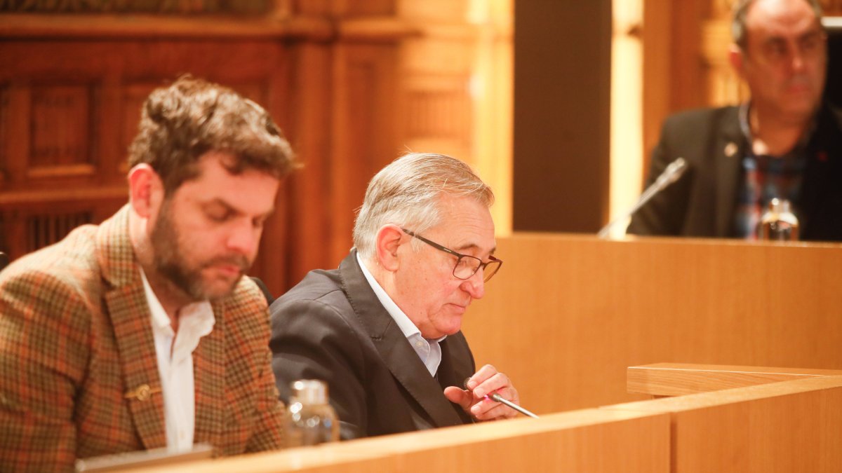 Bancada popular en la Diputación.