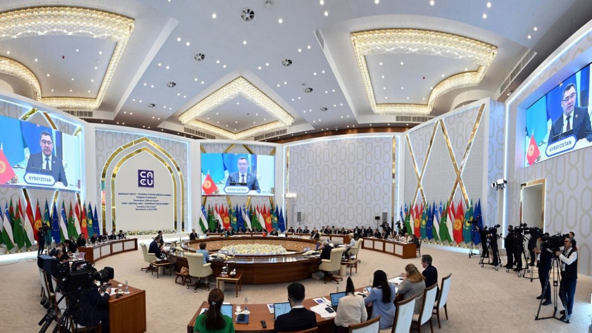 Cumbre con los presidentes de Tajikistan, Kazakhstan, Uzbekistan,Turkmenistan y Kyrgyzstan.