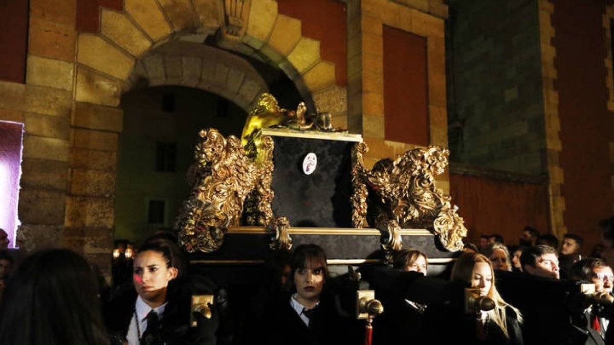 Pasión a medianoche con el Vía Lucis del Sacramentado.