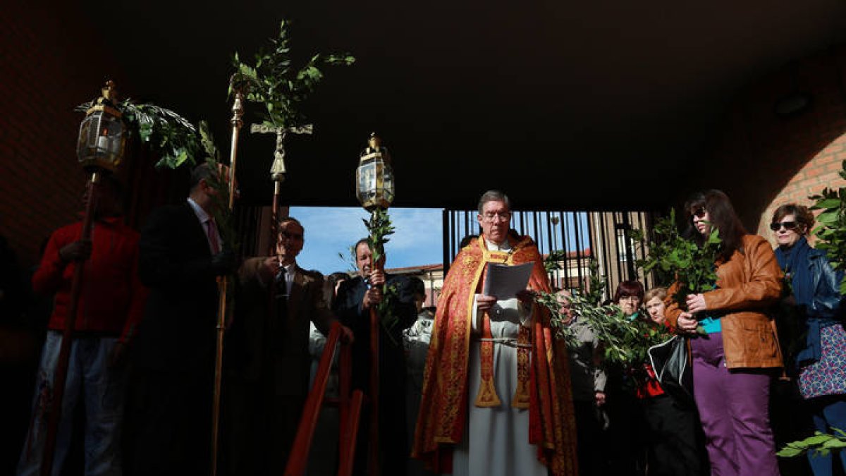 Procesin de las palmas en la iglesia de San Francisco de La Vega. Len . 28 -  marzo - 2015. Secundino Prez