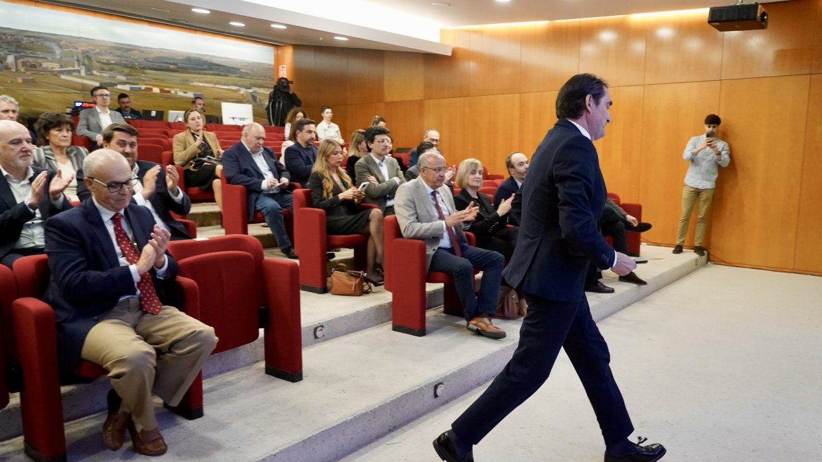 El consejero de Medio Ambiente, Vivienda y Ordenación del Territorio, Juan Carlos Suárez-Quiñones, clausura el III Foro de Energía de El Español.