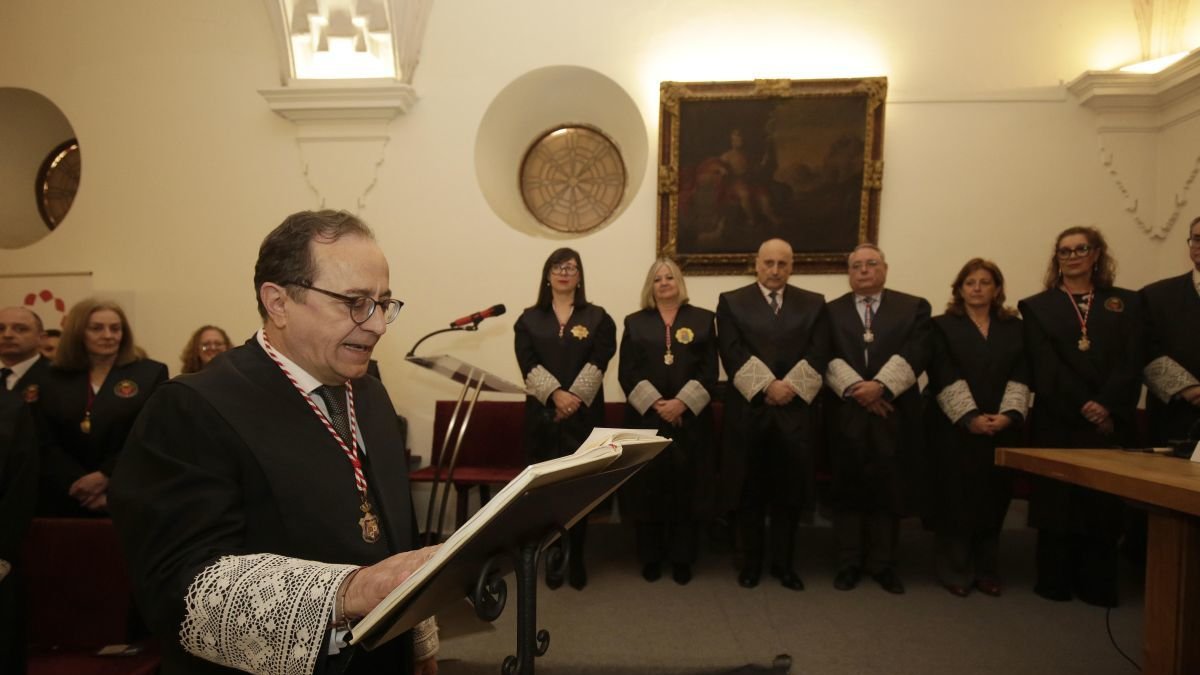 Fernando Santocildes jura su cargo como presidente del Consejo de la Abogacía de Castilla y León.