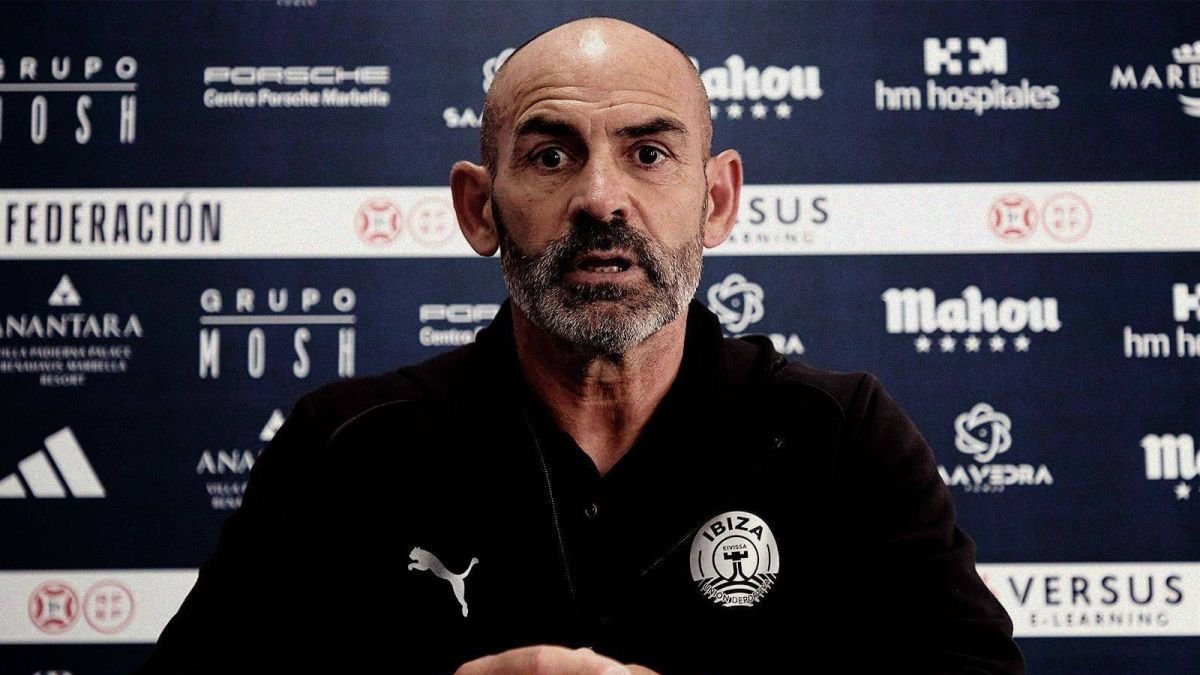 Paco Jémez tras la derrota de su Ibiza ante el Marbella.