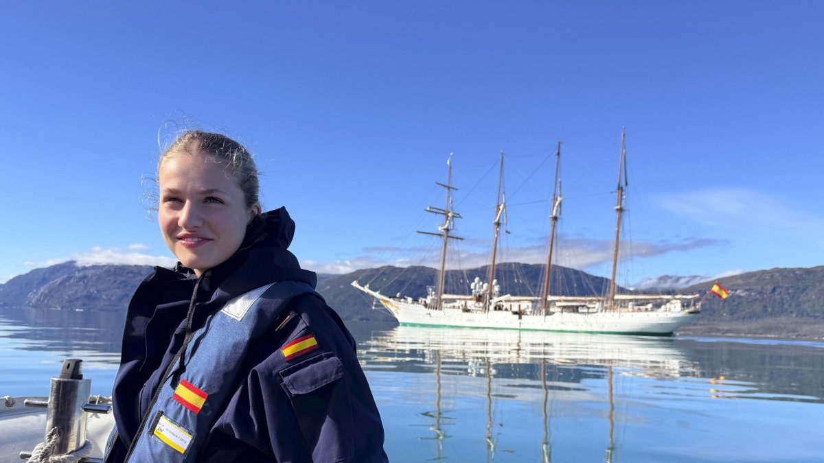 La Princesa Leonor a bordo del 'Juan Sebastián Elcano' en unas nuevas fotografías difundidas por Casa Real.