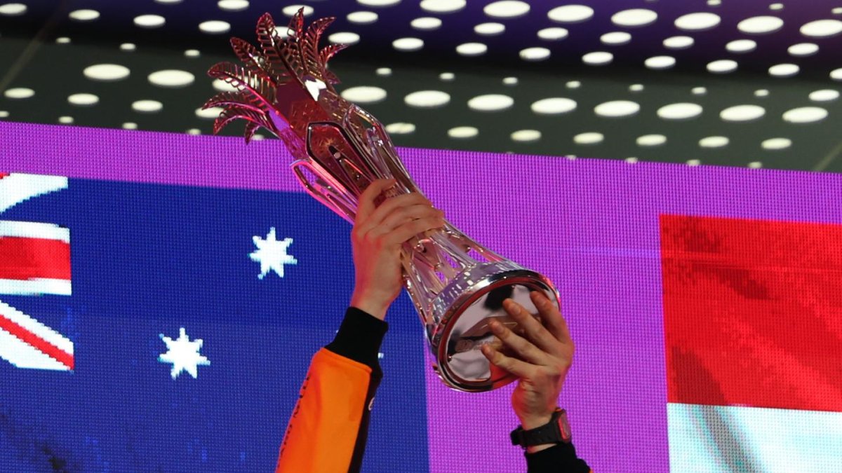 JEDDAH (Saudi Arabia), 20/04/2025.- El australiano Oscar Piastri (McLaren), nuevo líder del Mundial de Fórmula Uno al ganar este domingo el Gran Premio de Arabia Saudí, el quinto del año, en el circuito urbano de Yeda EFE/EPA/ALI HAIDER