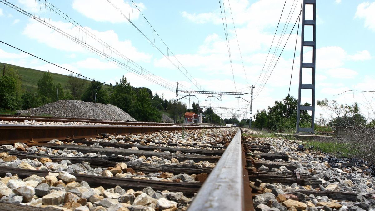 Tramo de ferrocarril entre León y Astorga.