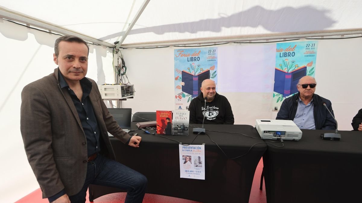 Carlos Fidalgo, Carlos Rodríguez y Lolo Gay, en la Feria del Libro.