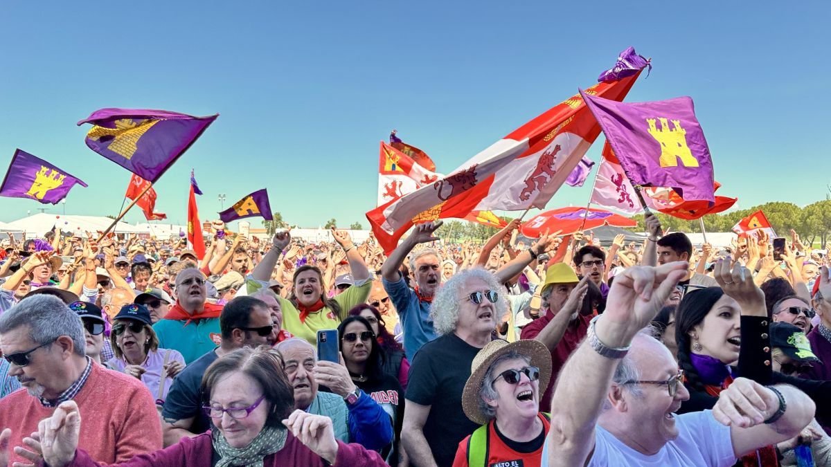 Celebración de la Fiesta de la Comunidad ayer, en la campa de Villalar.