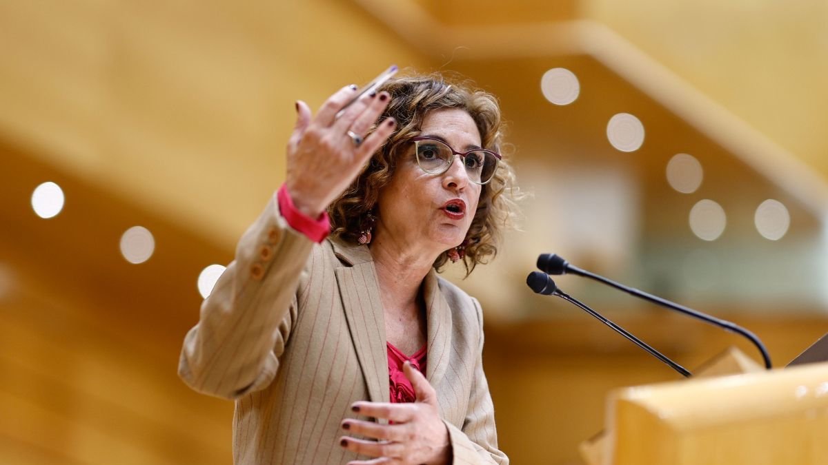 María Jesús Montero durante la sesión de control al Gobierno en el Senado.