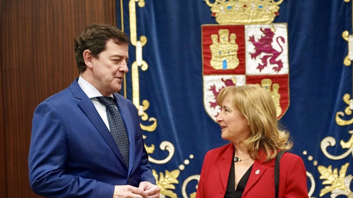 Mañueco con  Ana del Ser, ayer. 