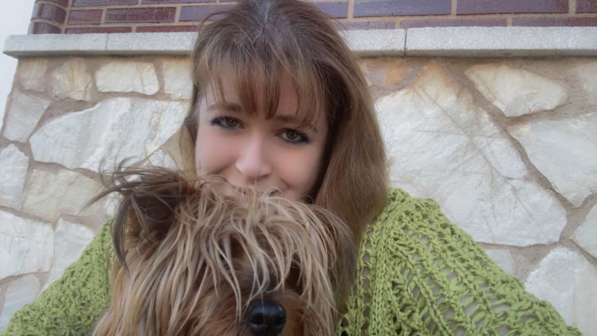 Ana Rocío Madruga Fernández es coautora de 'Hoy ya es mañana', novela erótica leonesa que se presenta hoy en el Bellas Artes.