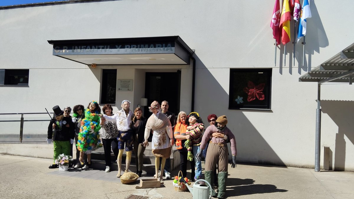 Los muñecos que se pinarán se mostraron ya por el municipio.